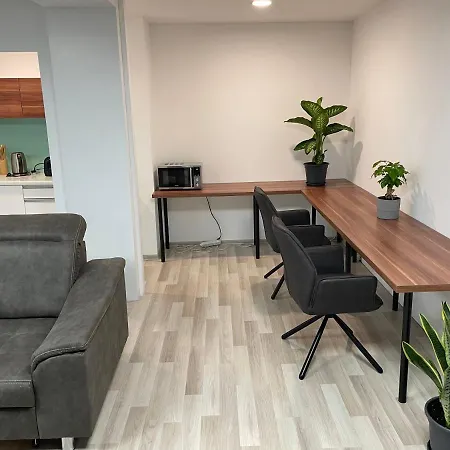 דירה Moderny Novy S Bezplatnym Parkovanim V Objekte, Self-checking *