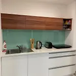 Moderný Nový S Bezplatným Parkovaním V Objekte, Self-checking Apartmán