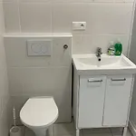 Moderný Nový S Bezplatným Parkovaním V Objekte, Self-checking Apartmán *