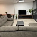 Moderný Nový S Bezplatným Parkovaním V Objekte, Self-checking Apartmán