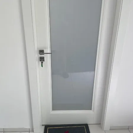 Moderný Nový S Bezplatným Parkovaním V Objekte, Self-checking Apartmán